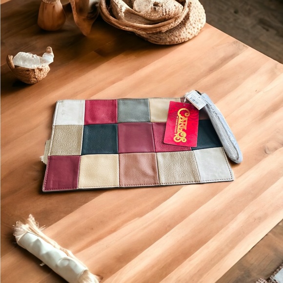 Multi Color Clutch - Picture 2 of 4